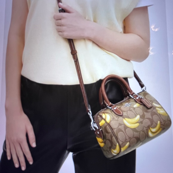 🍌 COACH MINI ROWAN CROSSBODY IN SIGNATURE CANVAS WITH BANANA PRINT 🍌 - Picture 13 of 16
